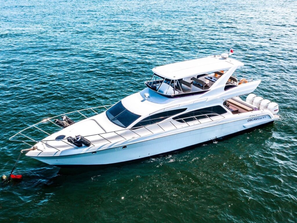 Explore Nusa Penida by private yacht