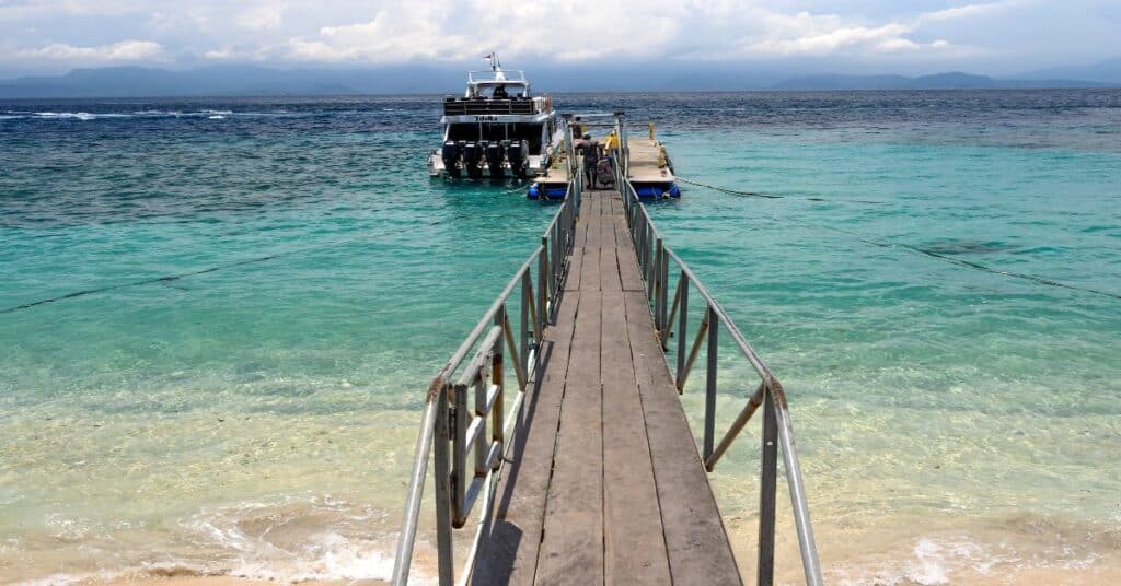 safety boat tour nusa penida